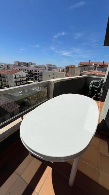 Bonito dúplex con vista mar y aparcamiento AV-02
