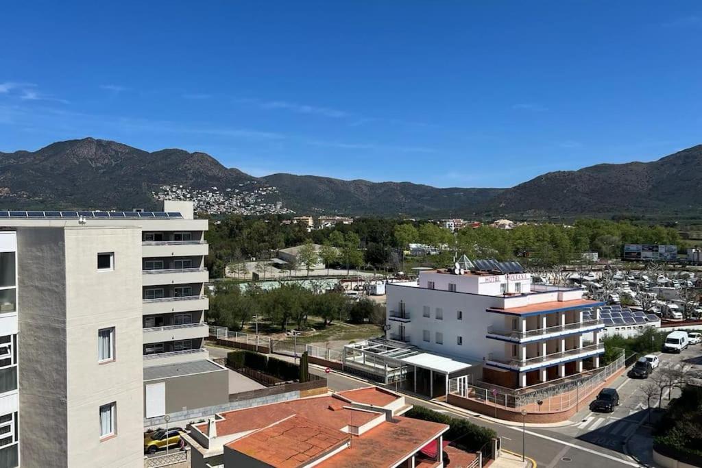 Bonito dúplex con vista mar y aparcamiento AV-02