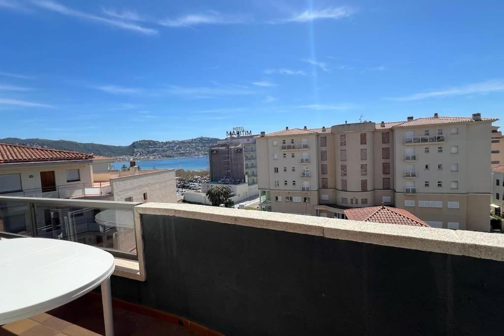 Bonito dúplex con vista mar y aparcamiento AV-02
