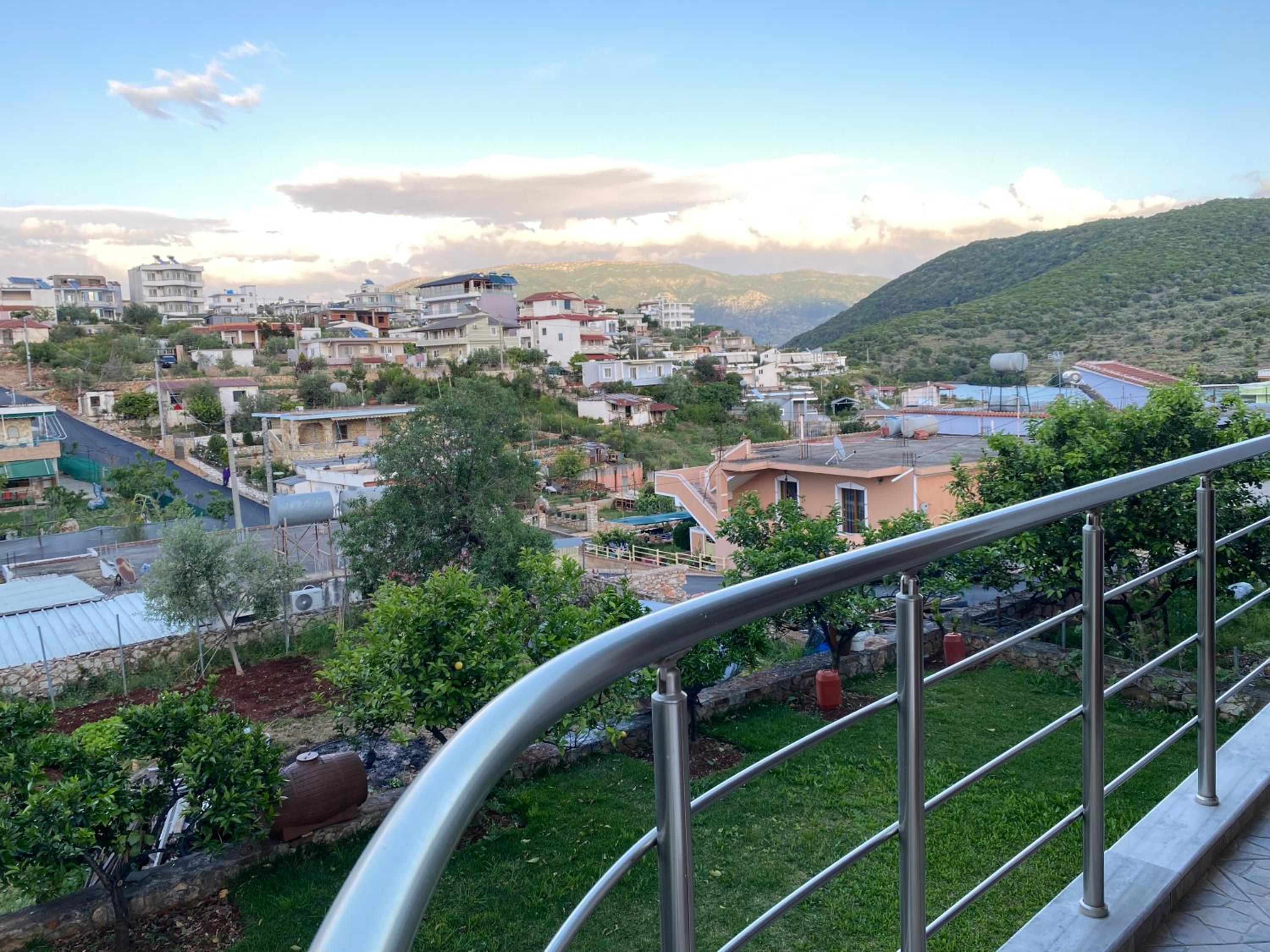 Villa Earta & Leo Ksamil