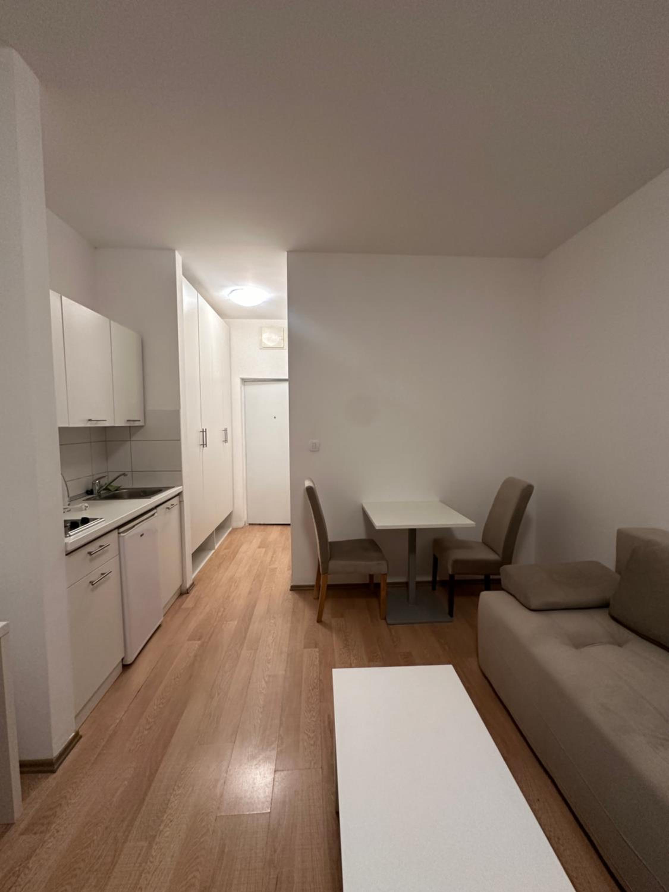 Studio Apartment L