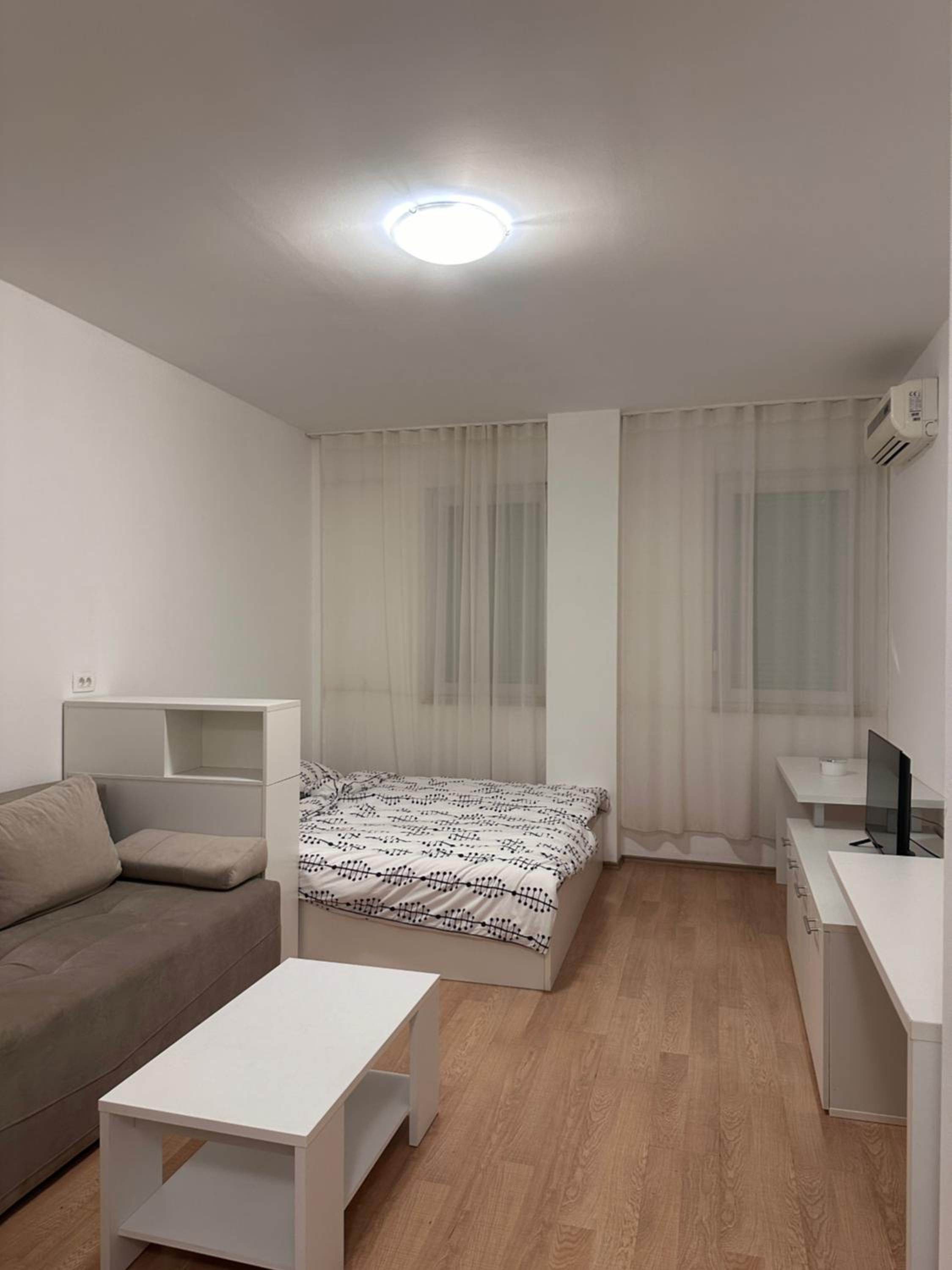 Studio Apartment L