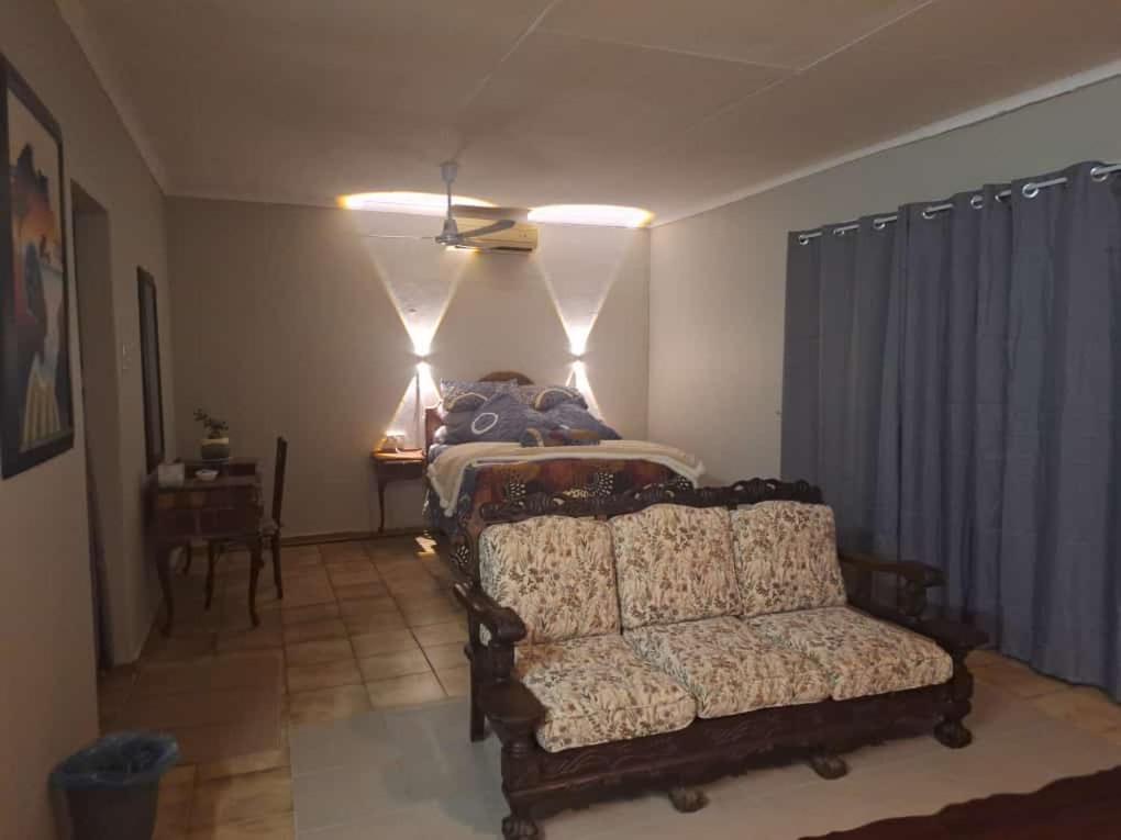 SMAPERS GUESTHOUSE