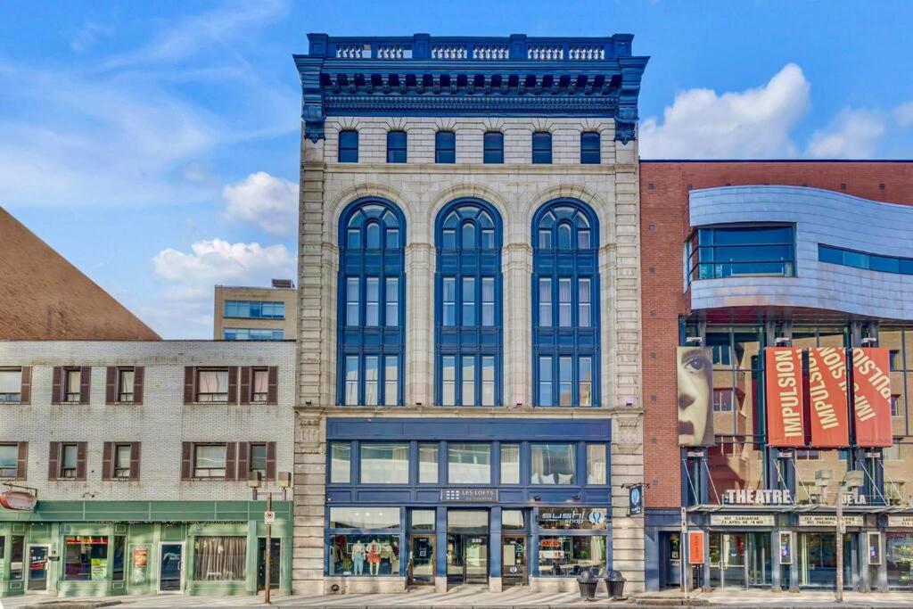 Initial / Bluebird / Downtown Qc