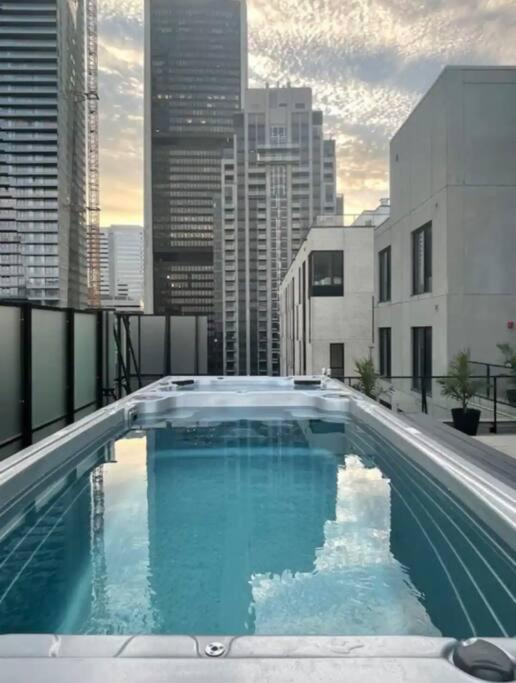 Stuning penthouse old montreal