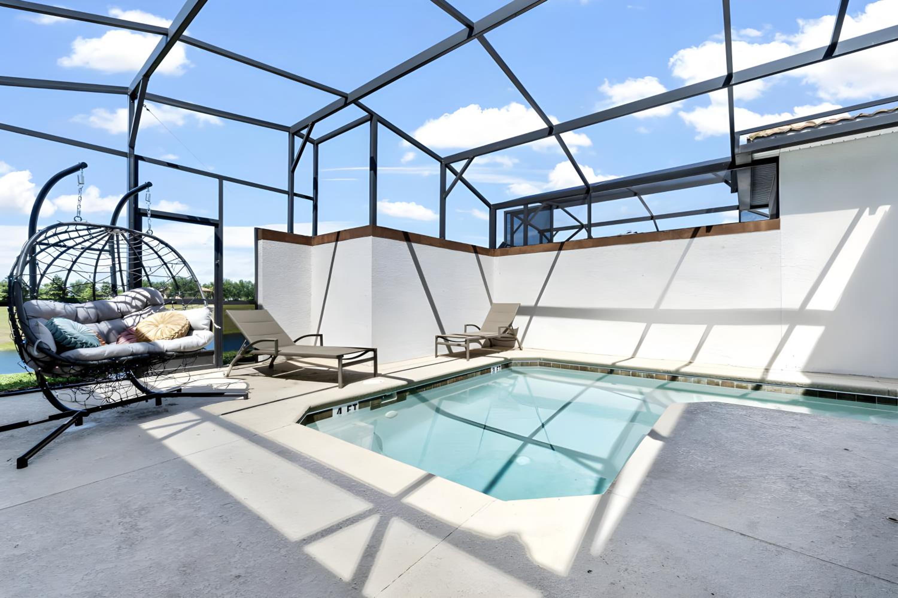 Oasis Amazing 4 Bedroom Pool Home in Resort Comm