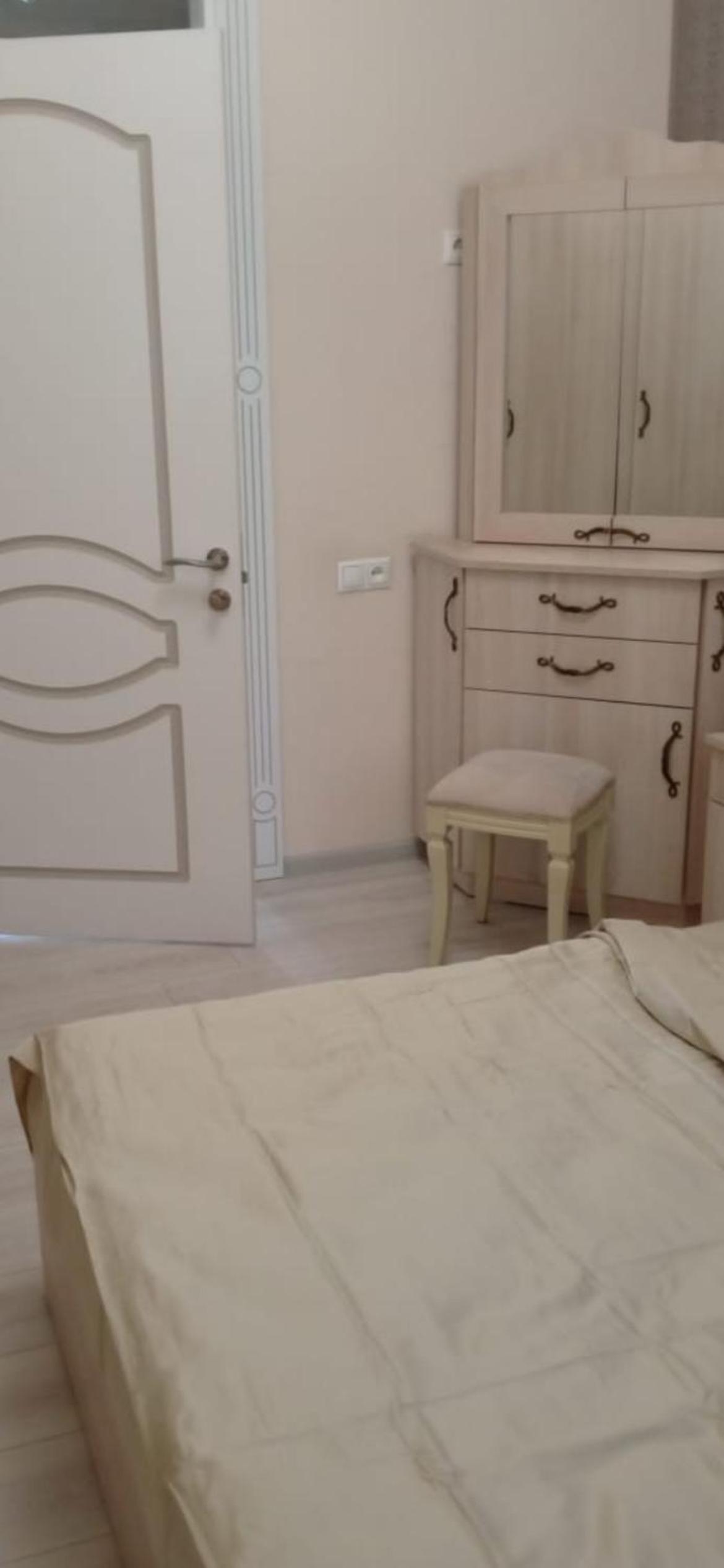 Apartment in the middle of square
