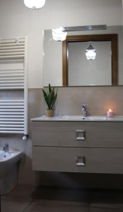 Borgo dei vigneti en Montecarlo — bathroom