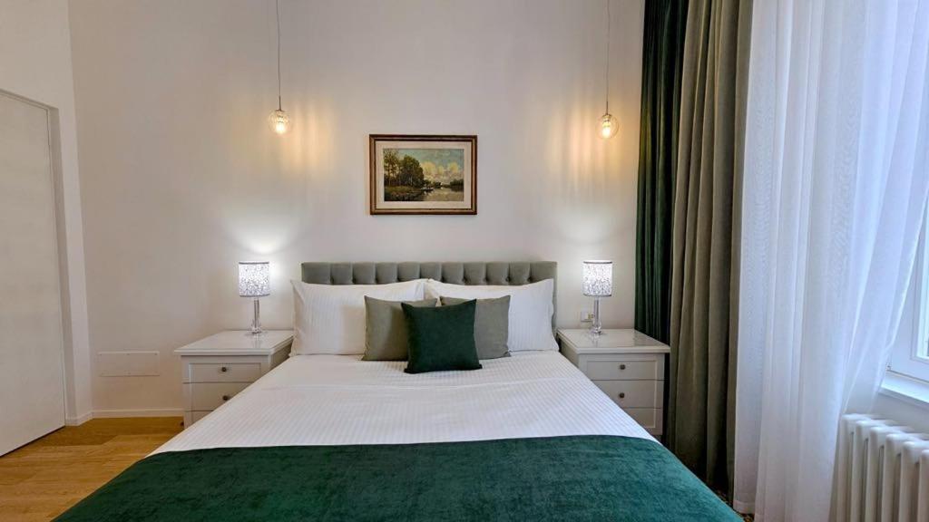 Val's Vatican Wall Apartment