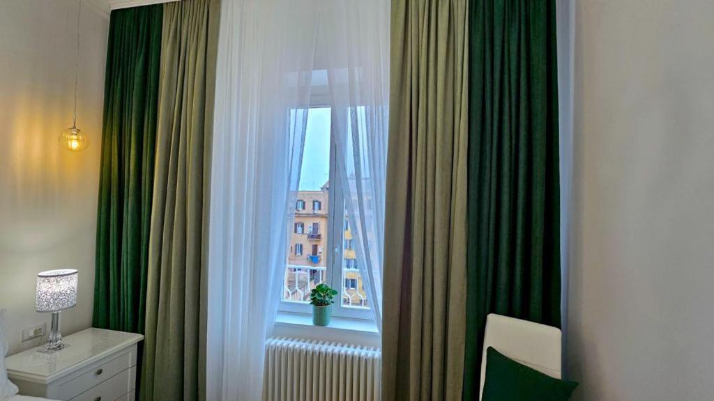 Val's Vatican Wall Apartment