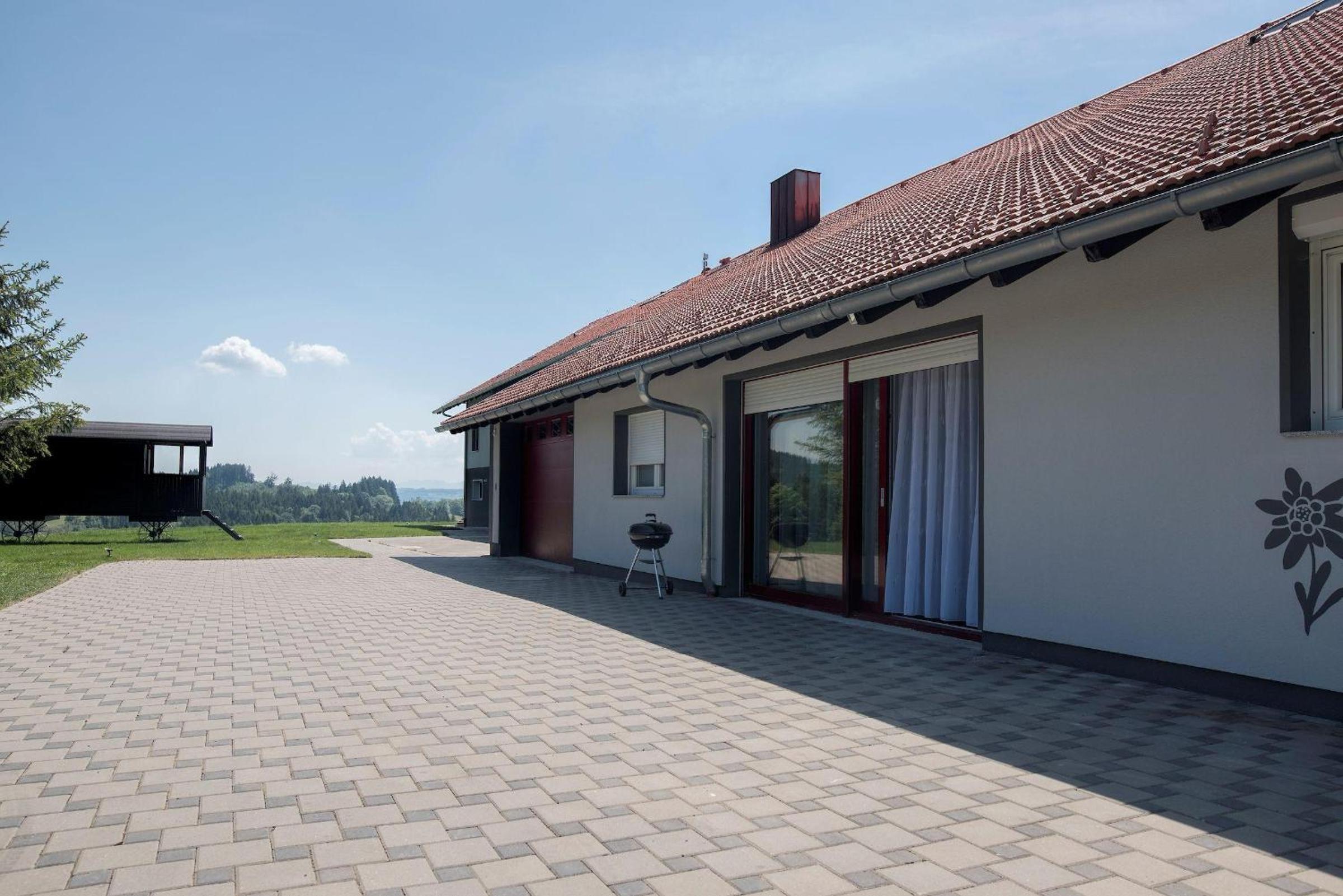 Moderne-barrierefreie-Ferienwohnung view 3