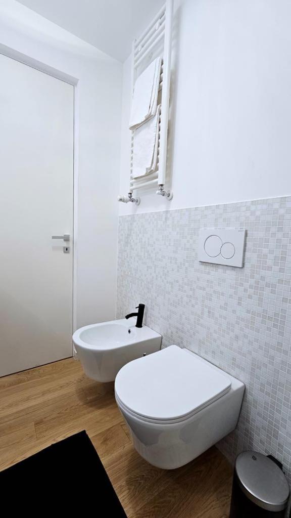 Val's Vatican Wall Apartment