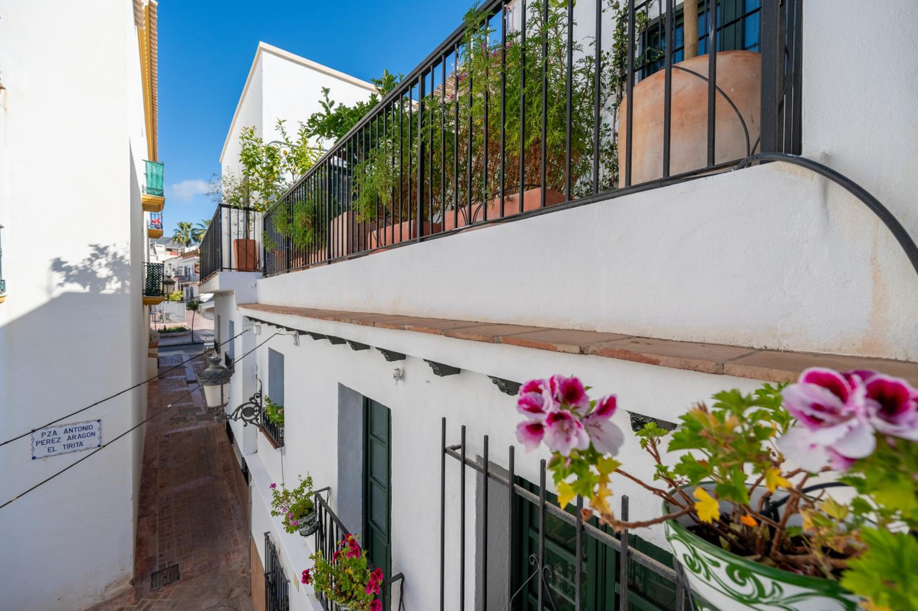 Lovely house in peaceful courtyard