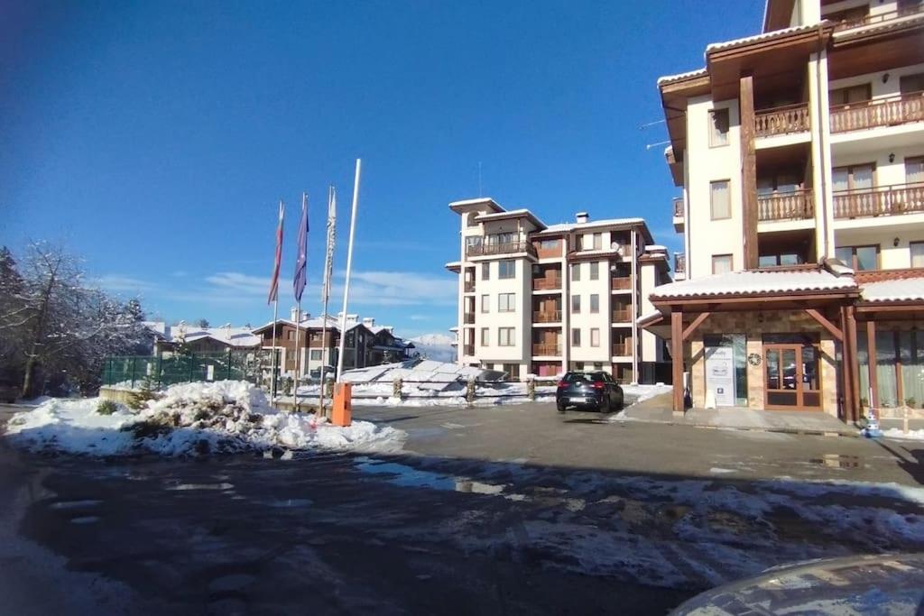 2BR mountain view, SPA, parking, ski piste