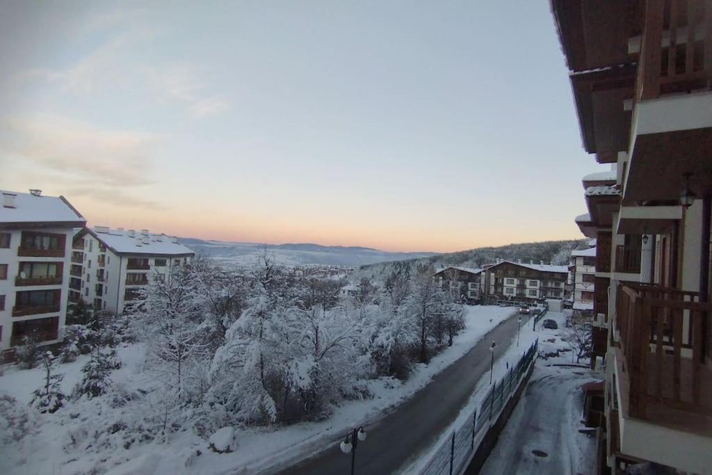 2BR mountain view, SPA, parking, ski piste