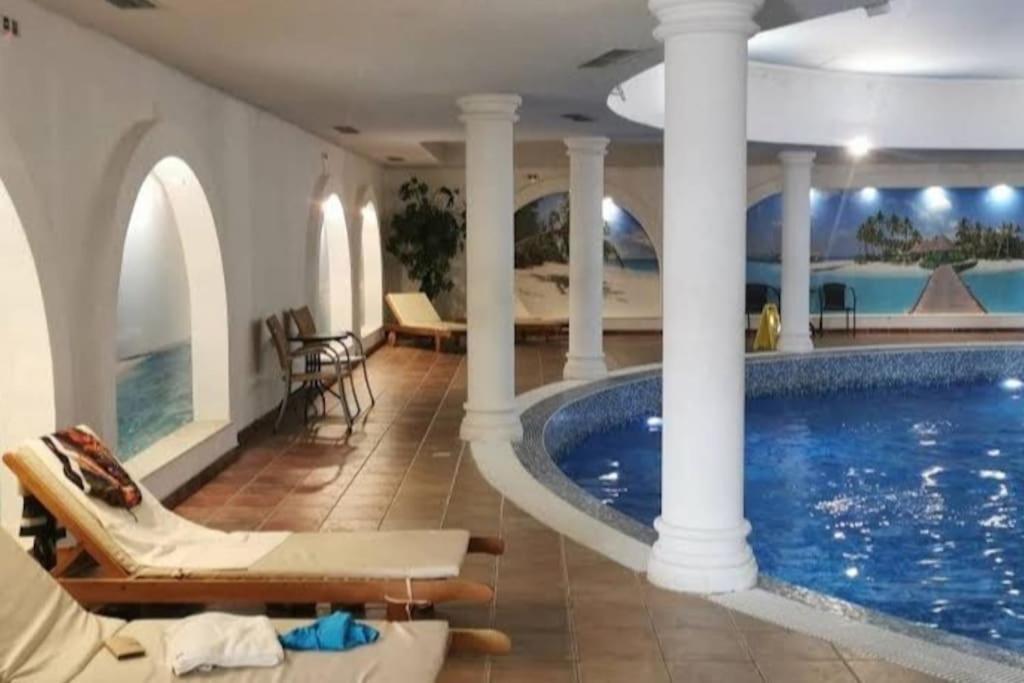 2BR mountain view, SPA, parking, ski piste