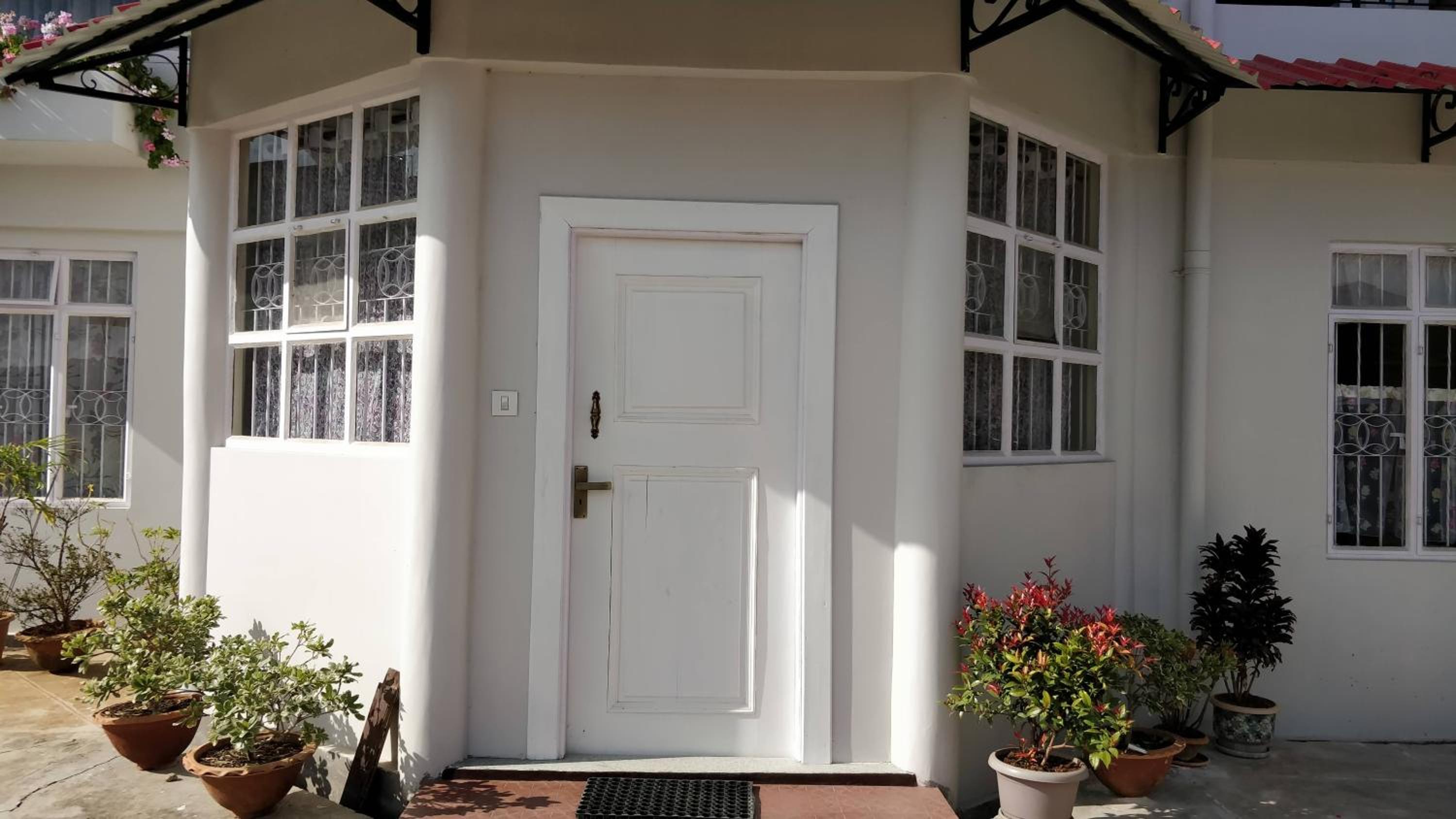 Roseville (Entire Apartment)