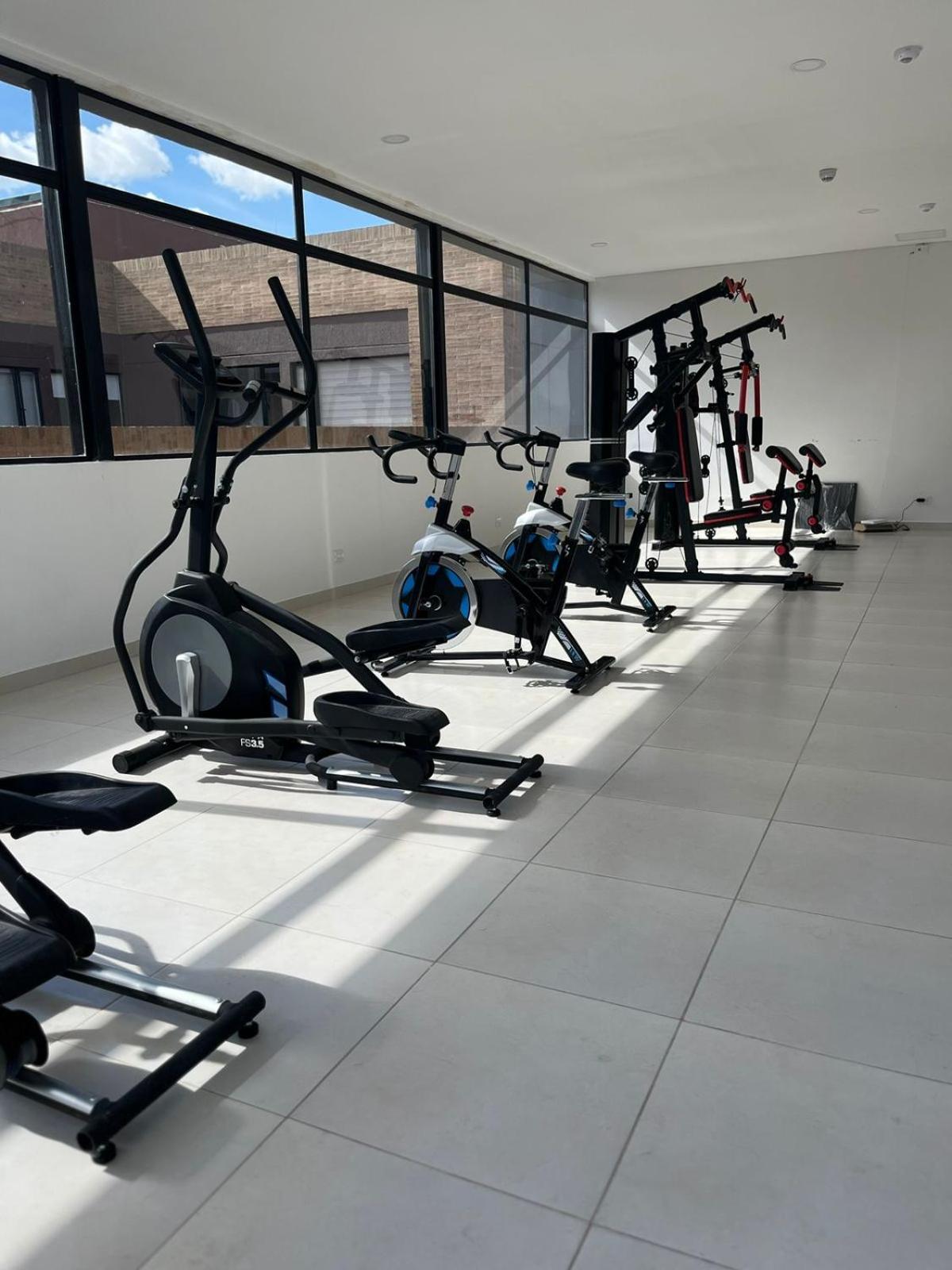Estudio en edificio con piscina climatizada