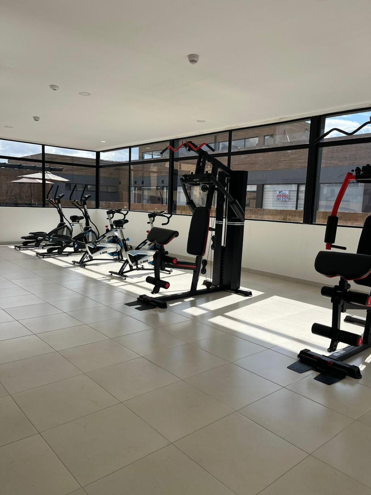 Estudio en edificio con piscina climatizada