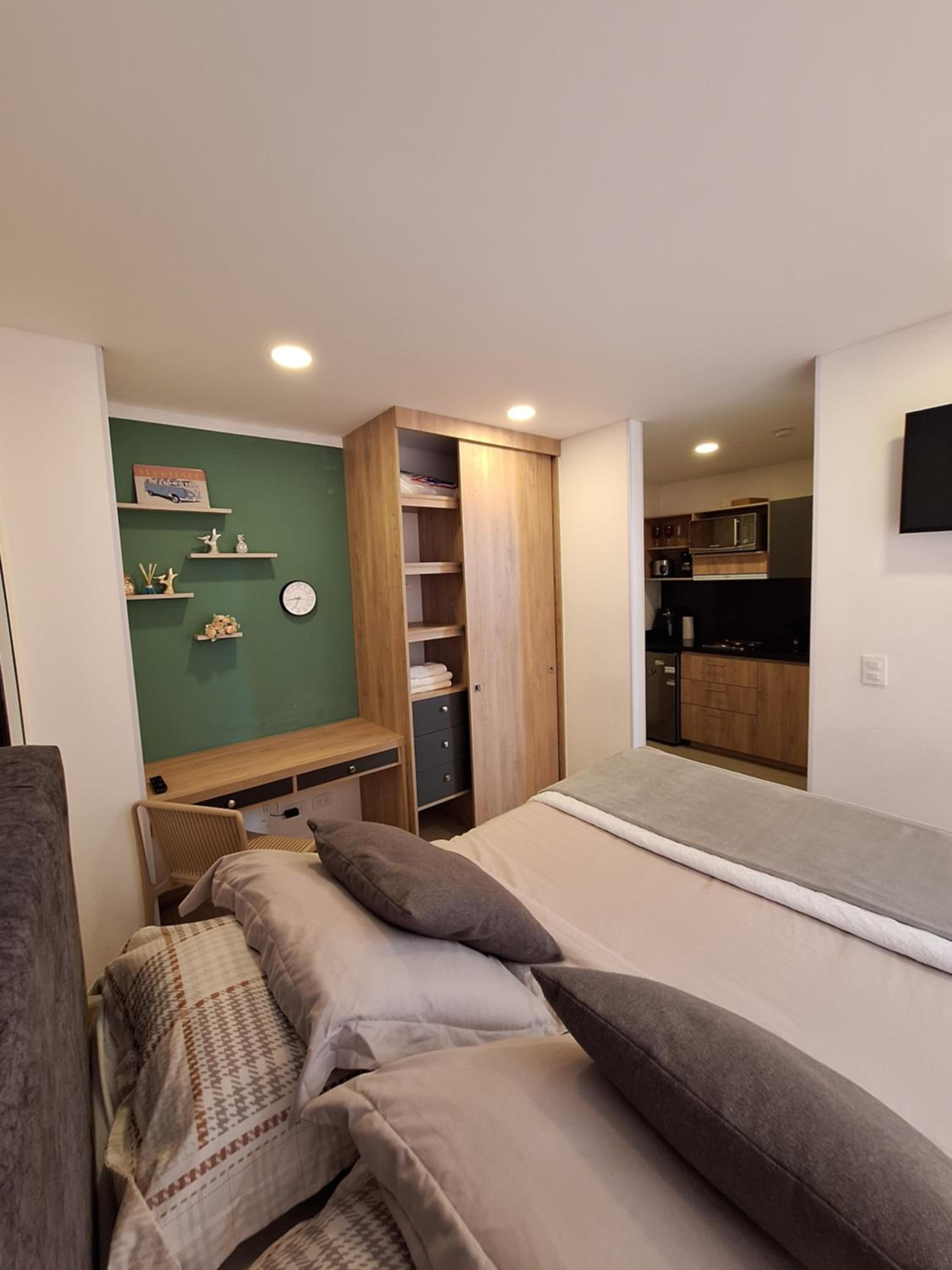 Estudio en edificio con piscina climatizada
