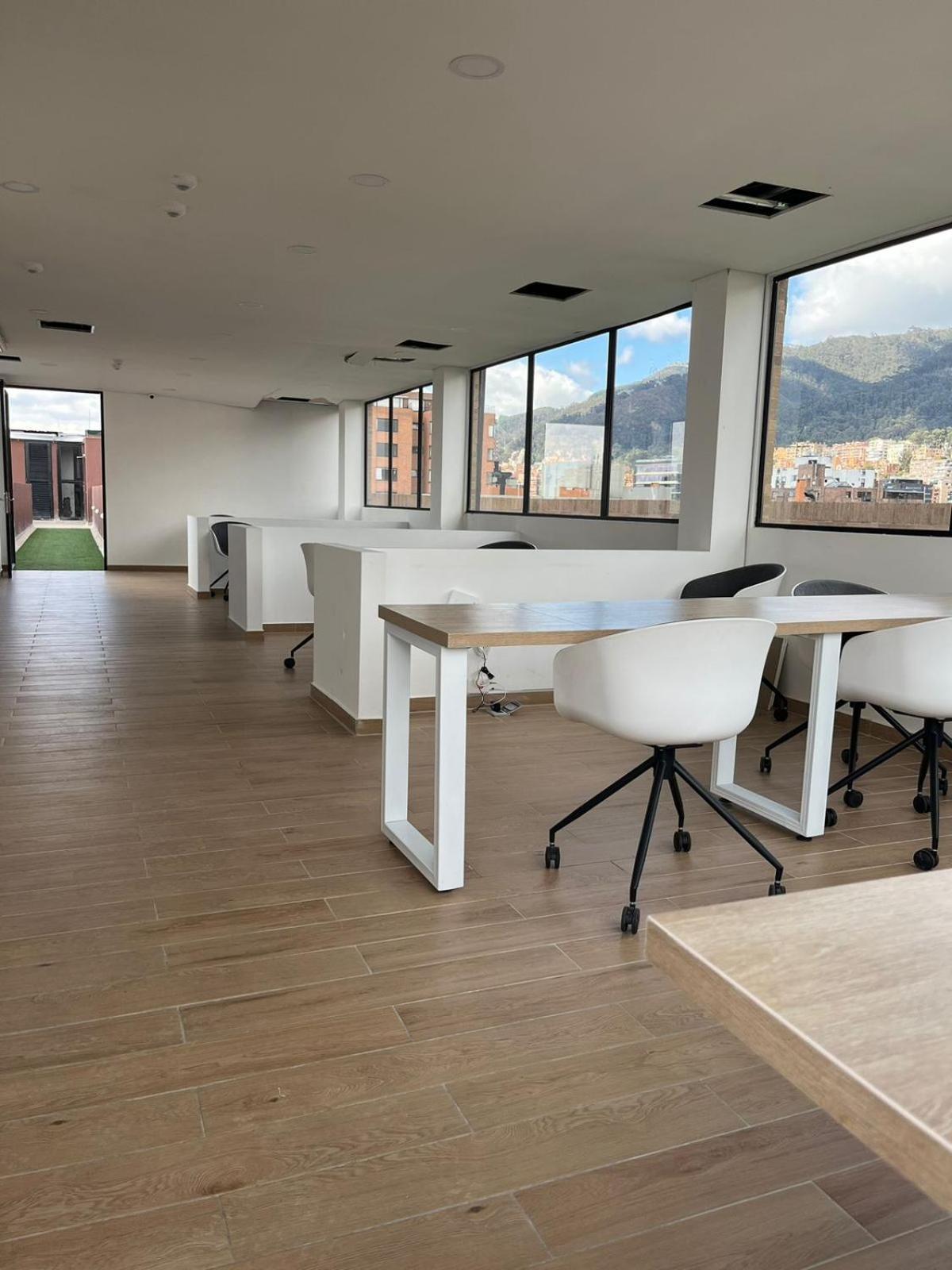 Estudio en edificio con piscina climatizada