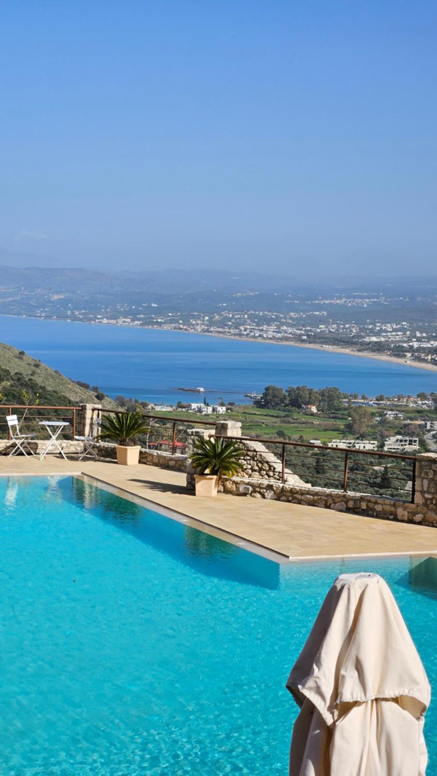 Gardenia Sun & Pool view 3