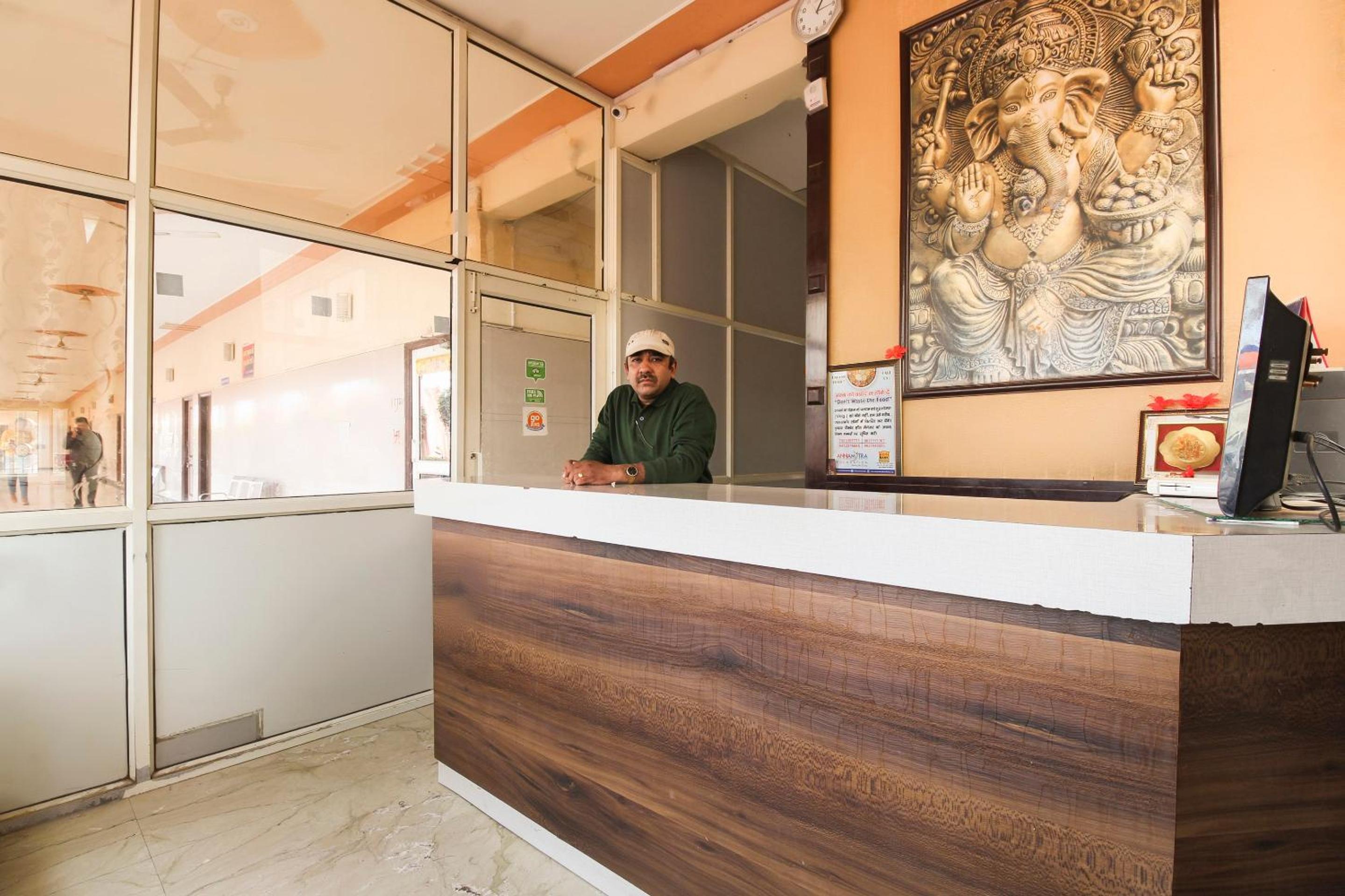 Lobby & Reception