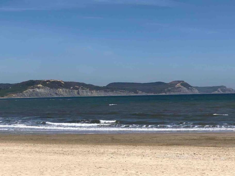 A cosy hideaway on the Jurassic Coast view 3