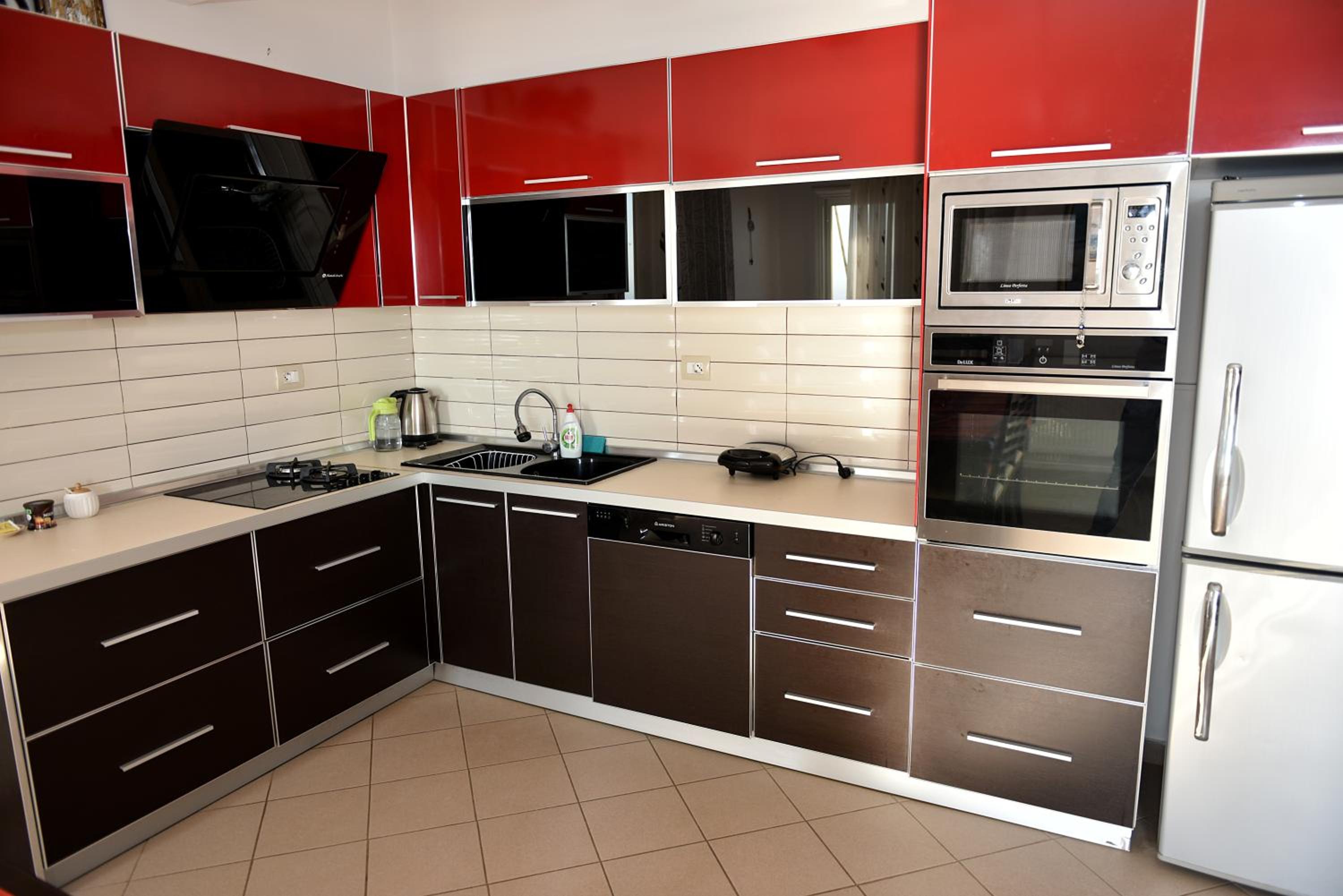 Vila Merkuri - 3-Storey Villa with Sea View