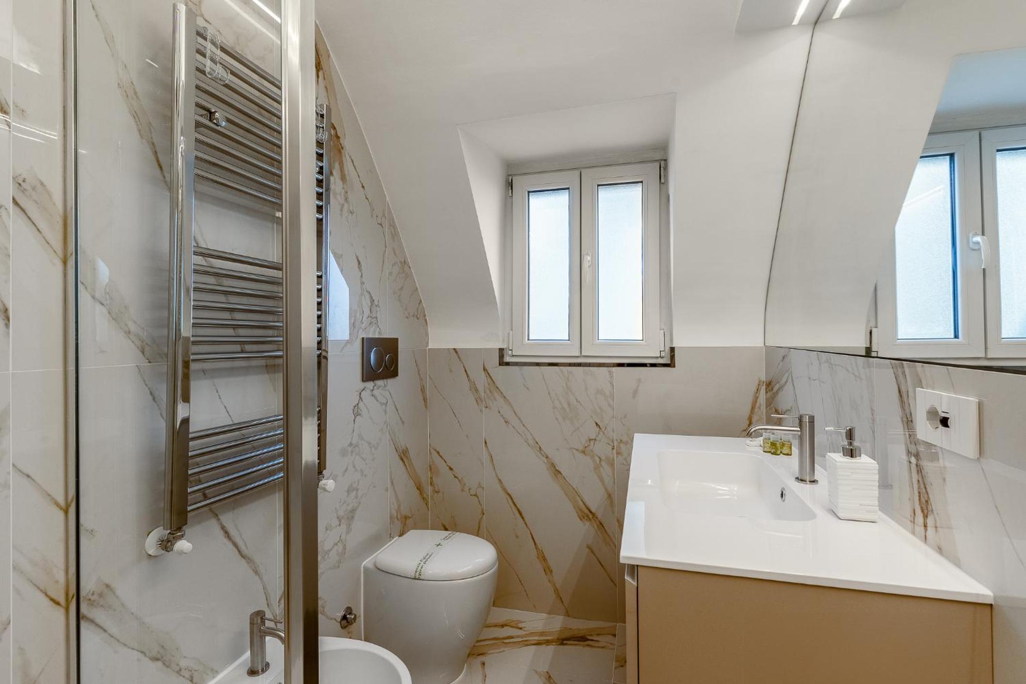 Luxury Skyview Suite - Citylife Apartment - MiCo