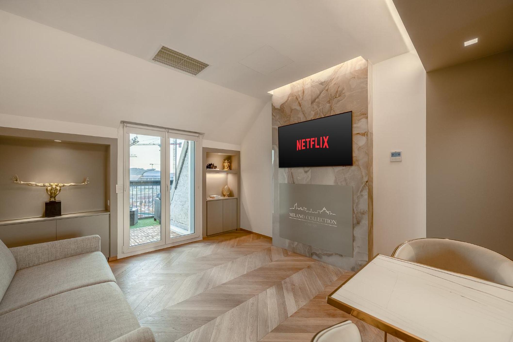 Luxury Skyview Suite - Citylife Apartment - MiCo