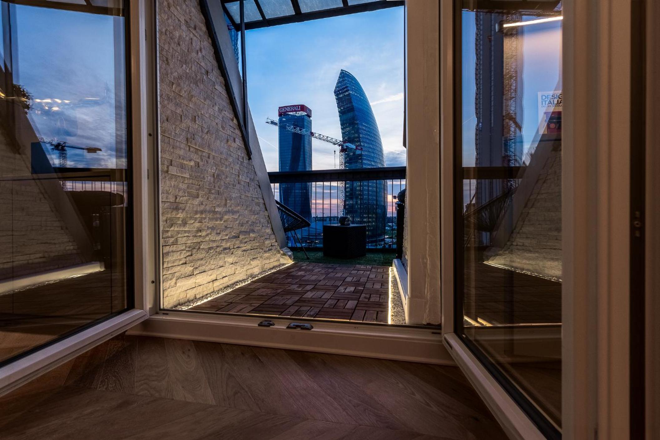 Luxury Skyview Suite - Citylife Apartment - MiCo