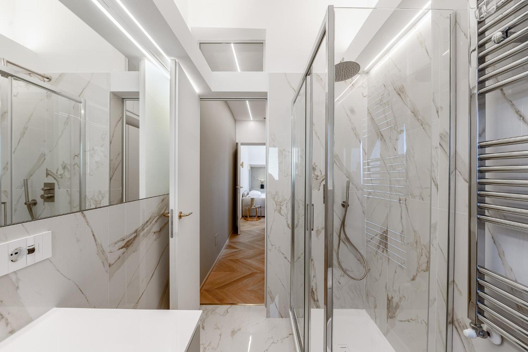 Luxury Skyview Suite - Citylife Apartment - MiCo