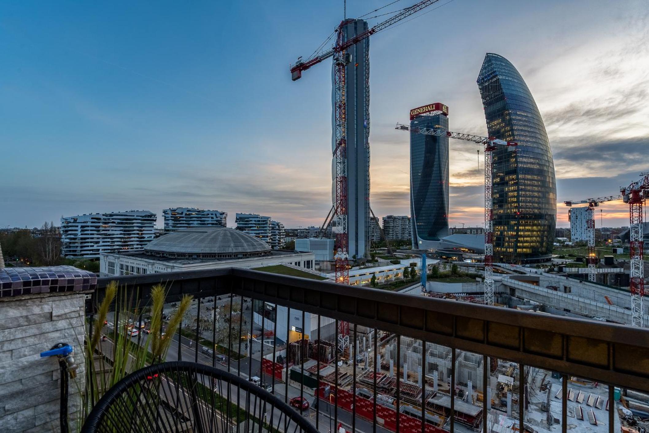 Luxury Skyview Suite - Citylife Apartment - MiCo