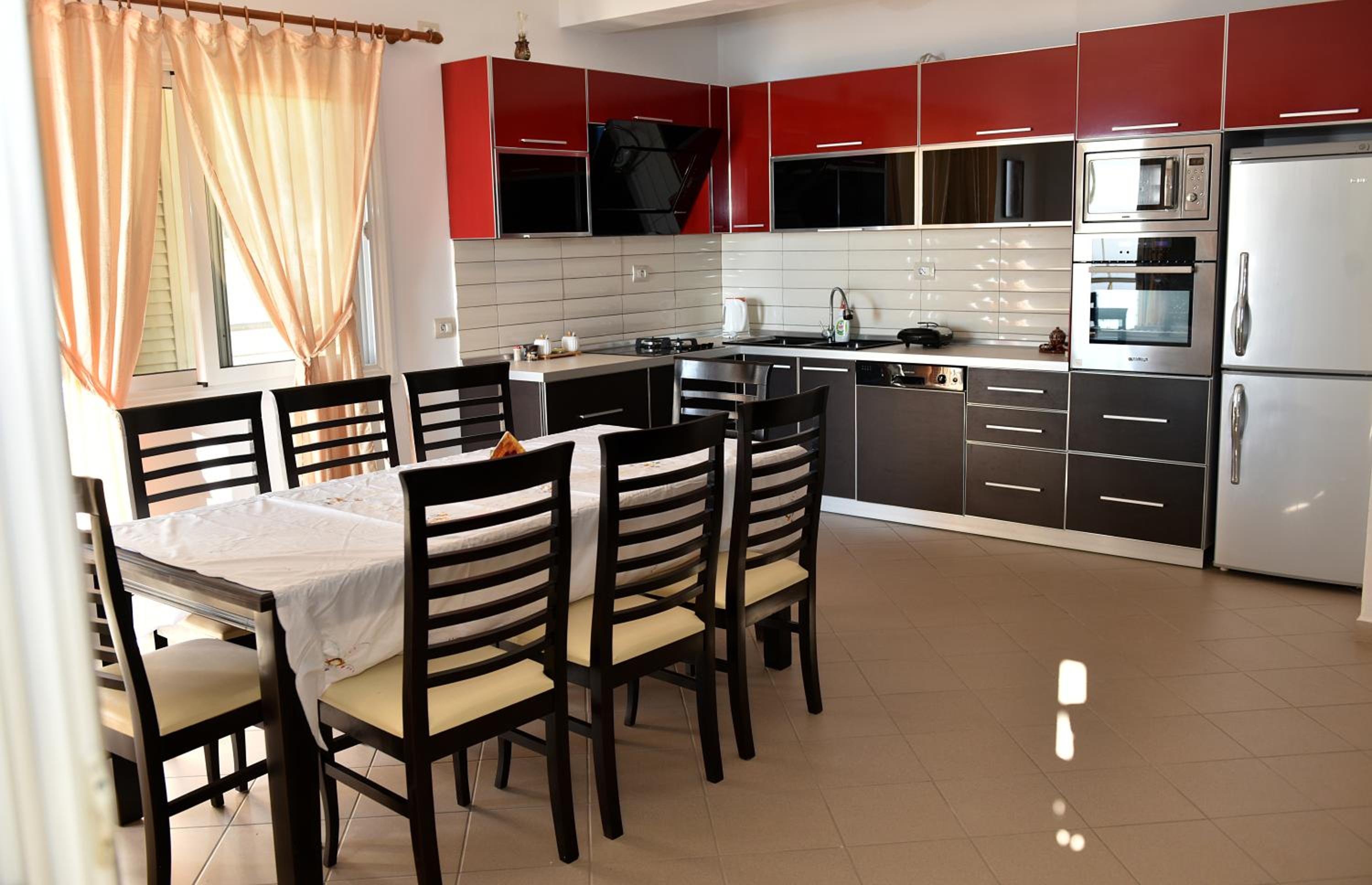 Vila Merkuri - 3-Storey Villa with Sea View