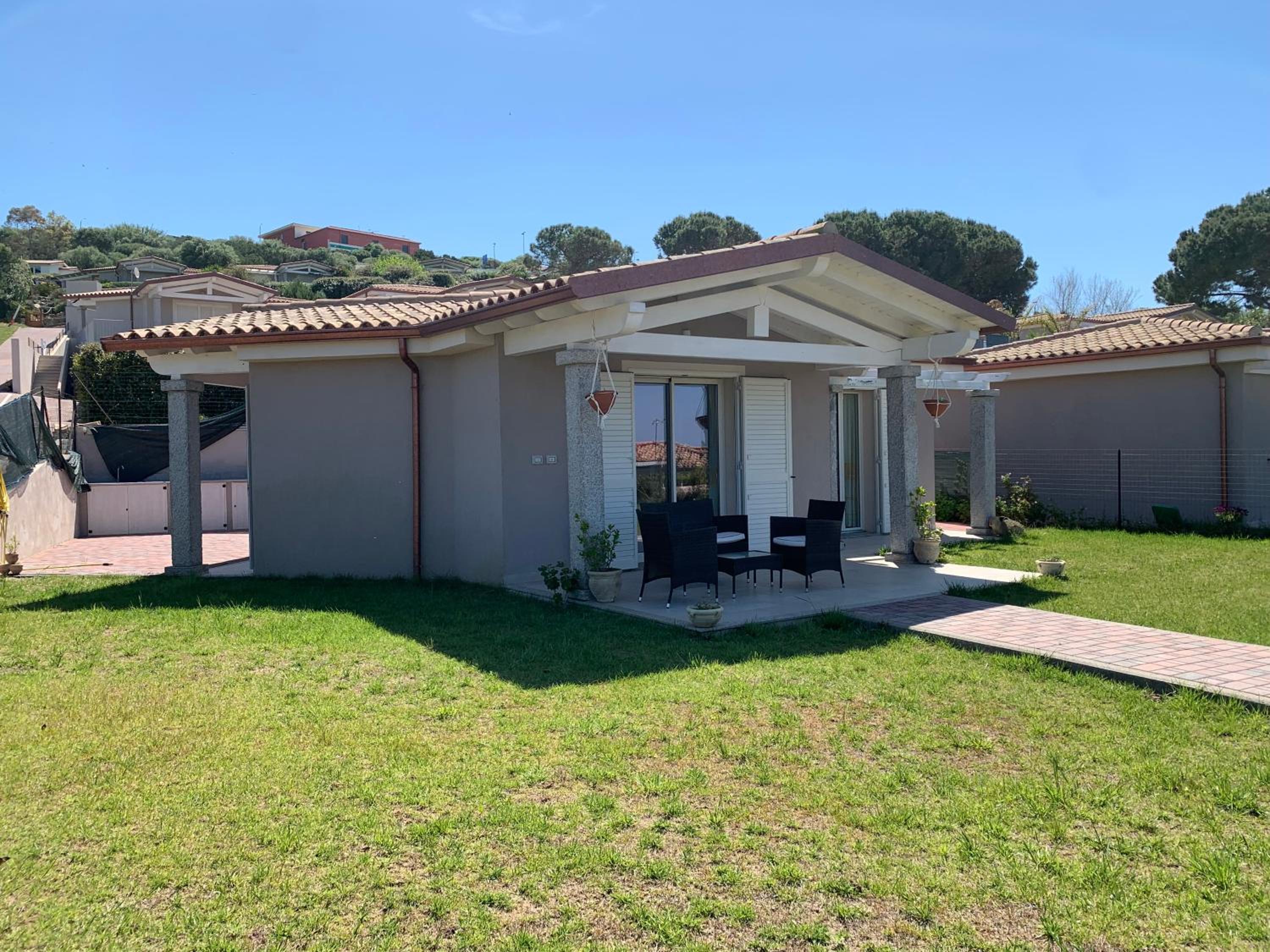 Villetta Li Junchi - due passi dal mare - spazioso giardino view 4