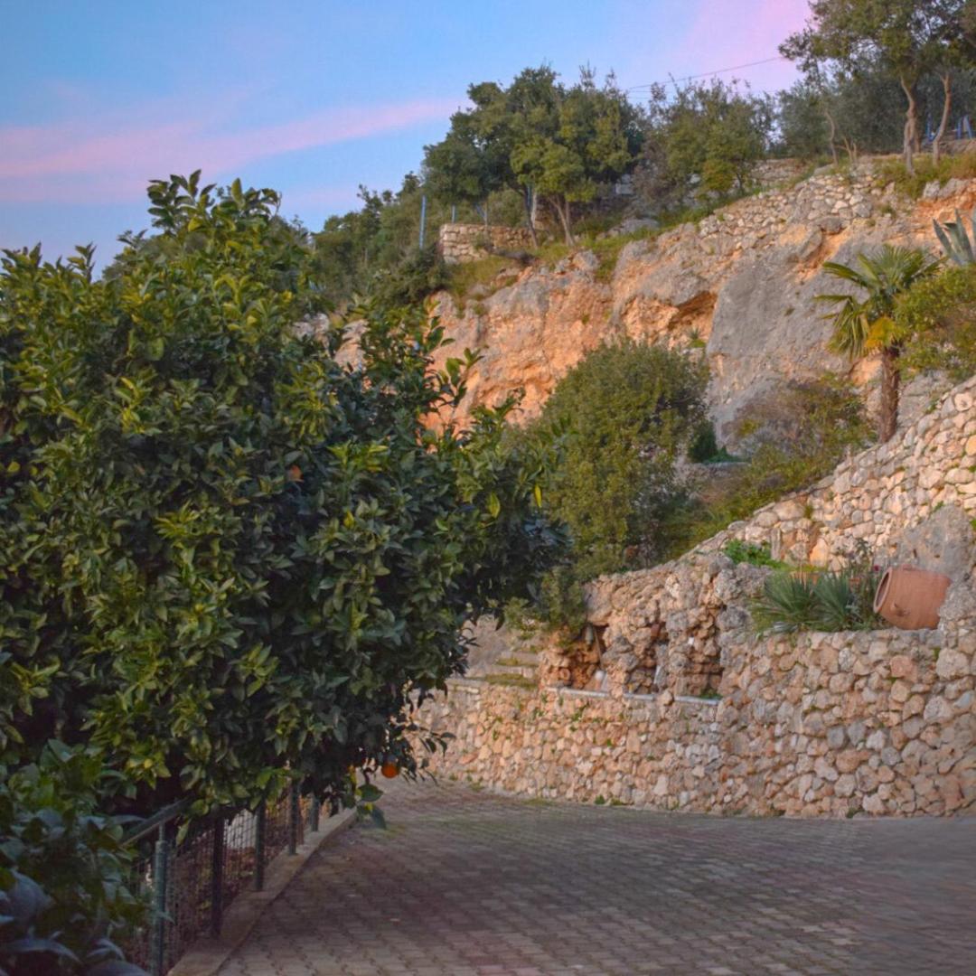 Vila Merkuri - 3-Storey Villa with Sea View