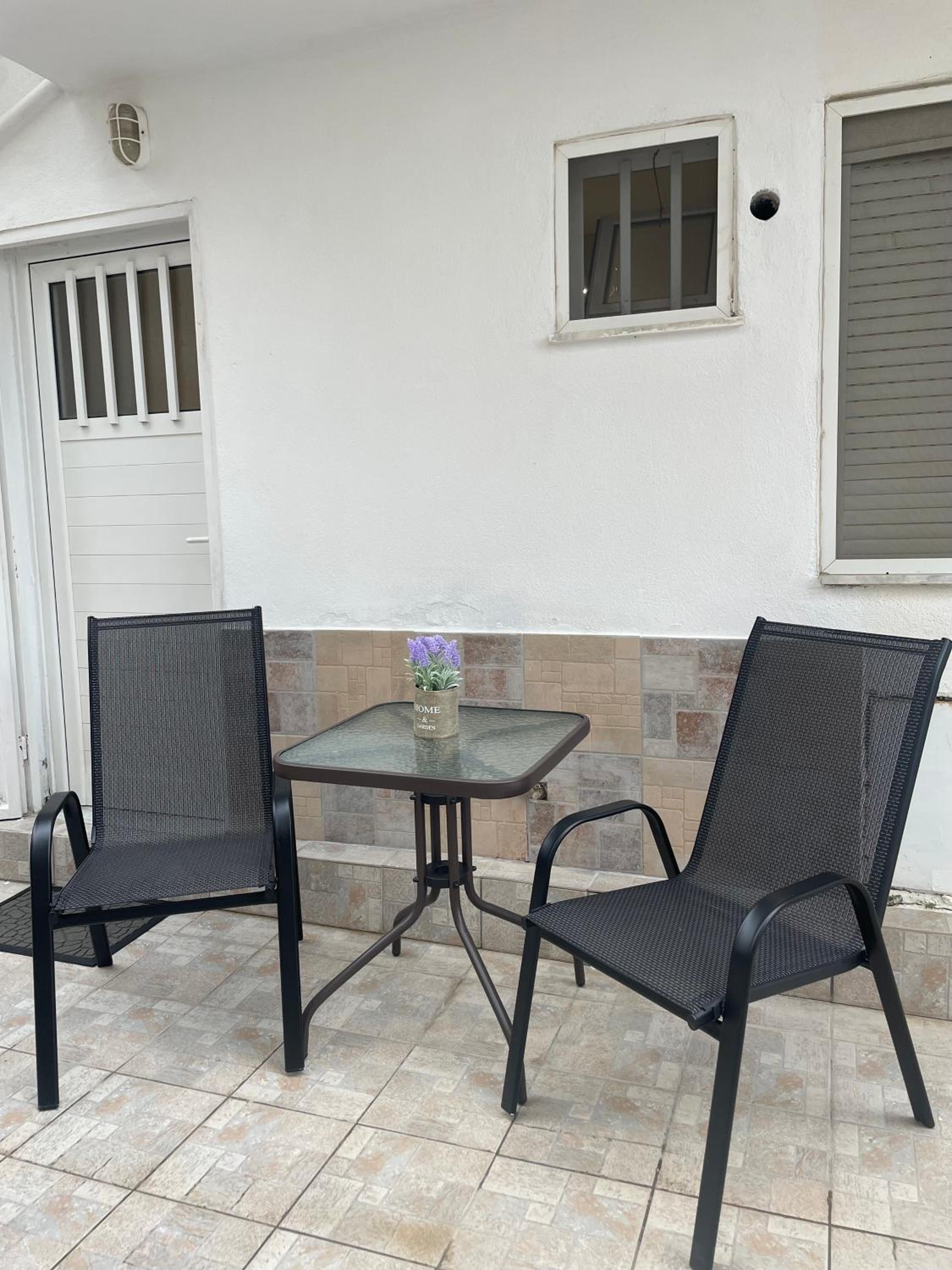 Adoms Rooms view 4