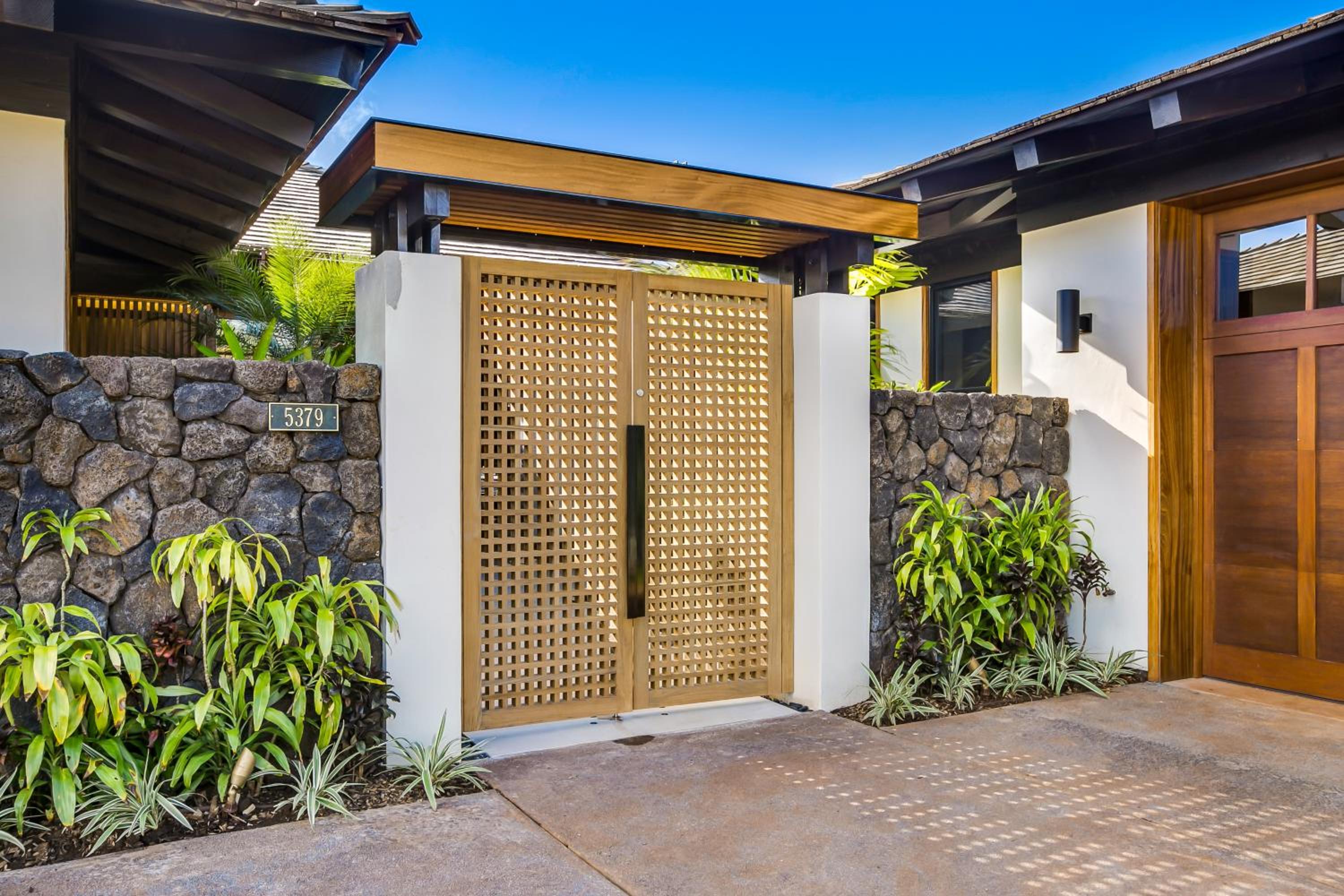 Brand New Custom Bali Inspired Home in Kainani view 3