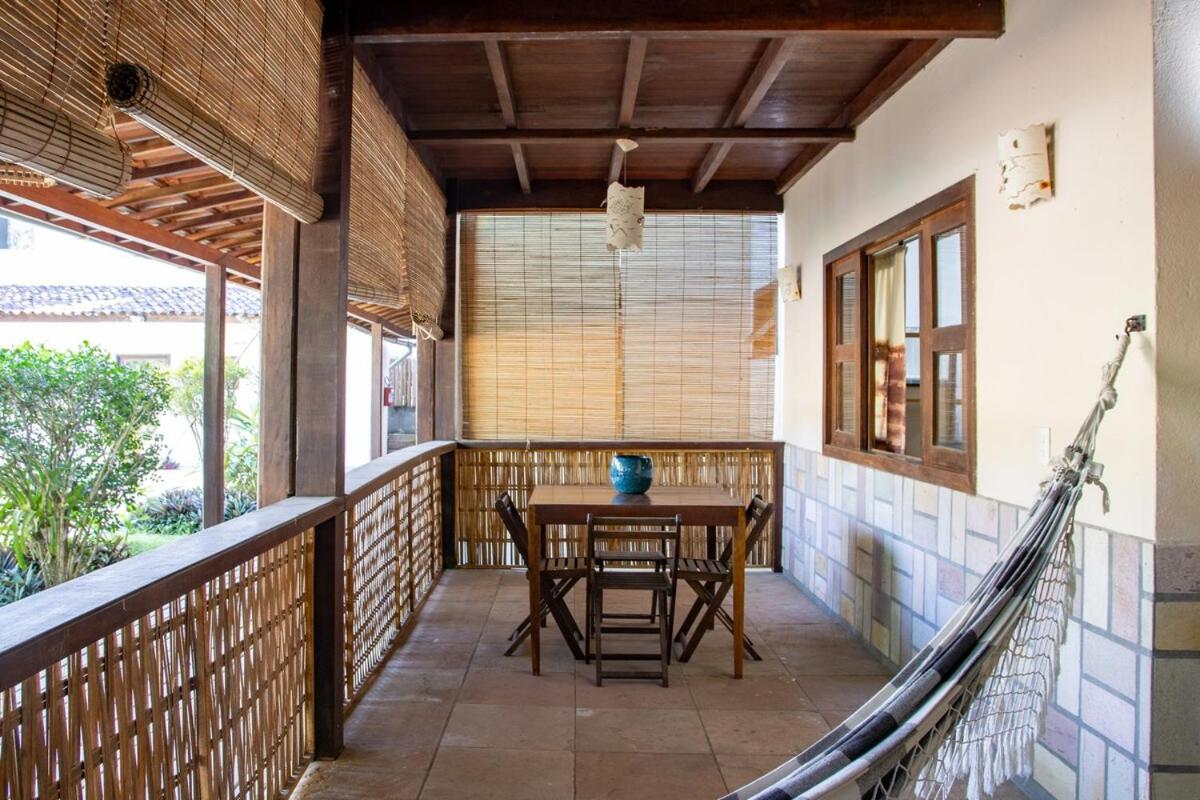 Flat Ewa, condominio beira mar, varandão, piscina, até 3 pessoas