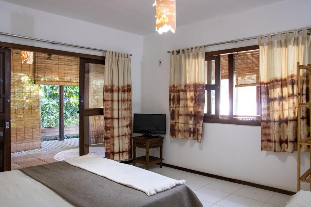 Flat Ewa, condominio beira mar, varandão, piscina, até 3 pessoas