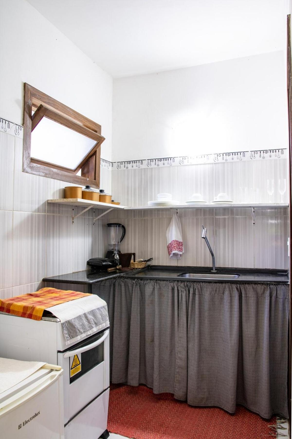 Flat Ewa, condominio beira mar, varandão, piscina, até 3 pessoas