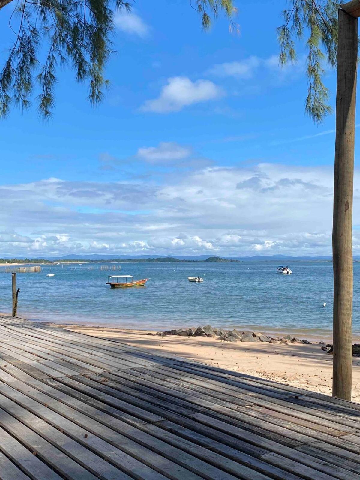 Apartamento Yemanjá, frente mar, varandão, até 4 pessoas