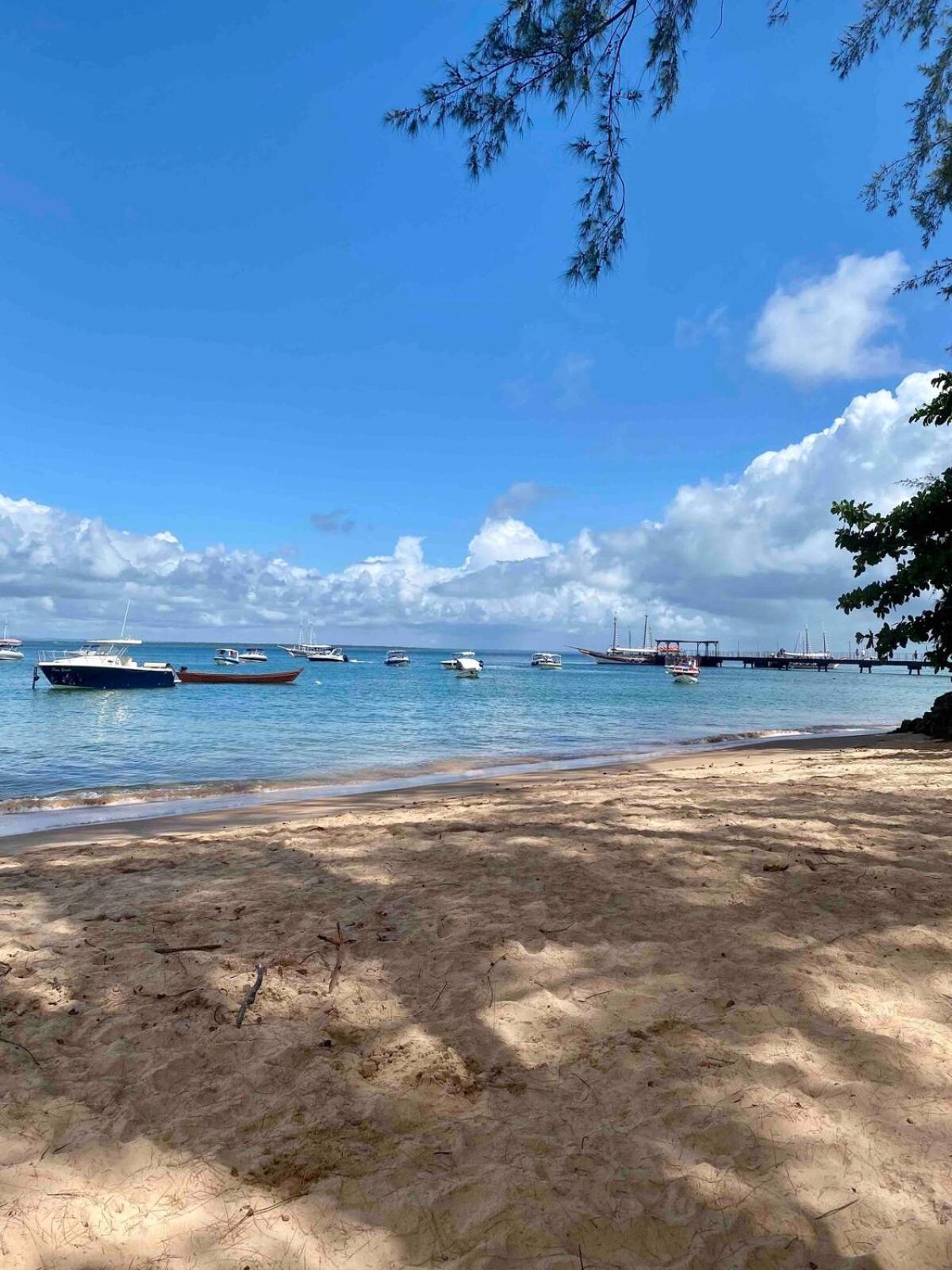 Apartamento Yemanjá, frente mar, varandão, até 4 pessoas