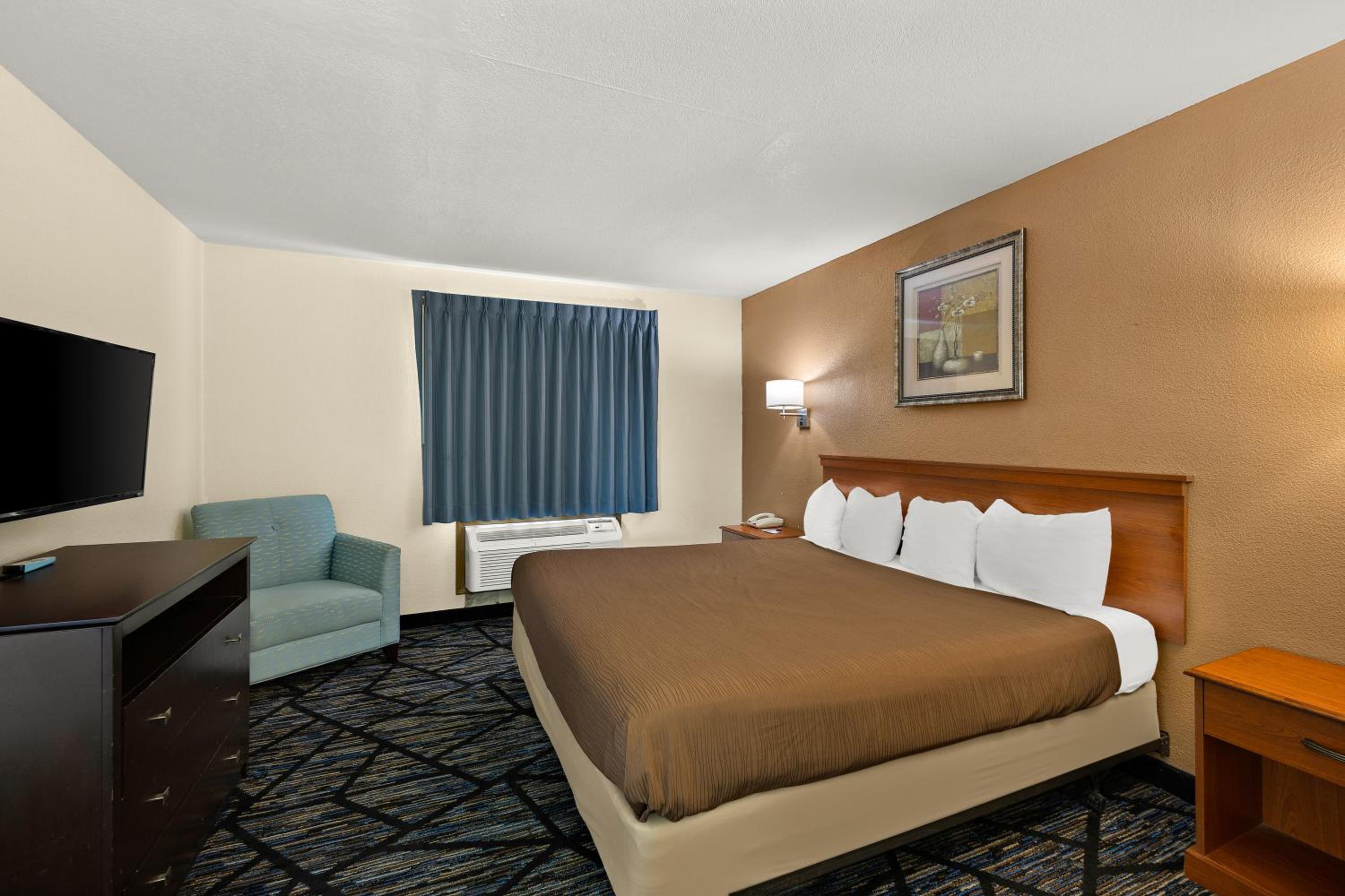 Americas Best Value Inn-Celina - Property Image 16