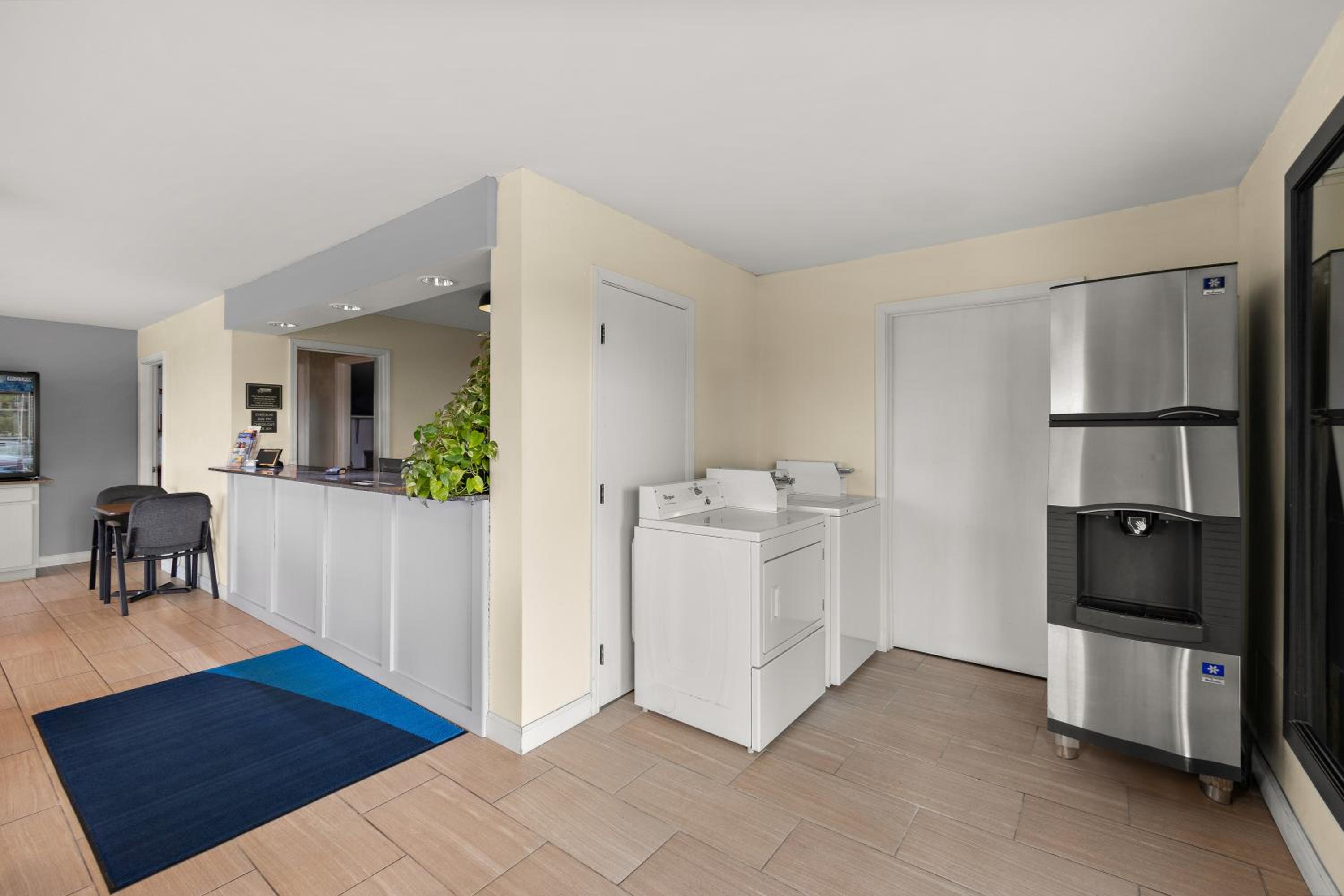 Americas Best Value Inn-Celina - Property Image 6