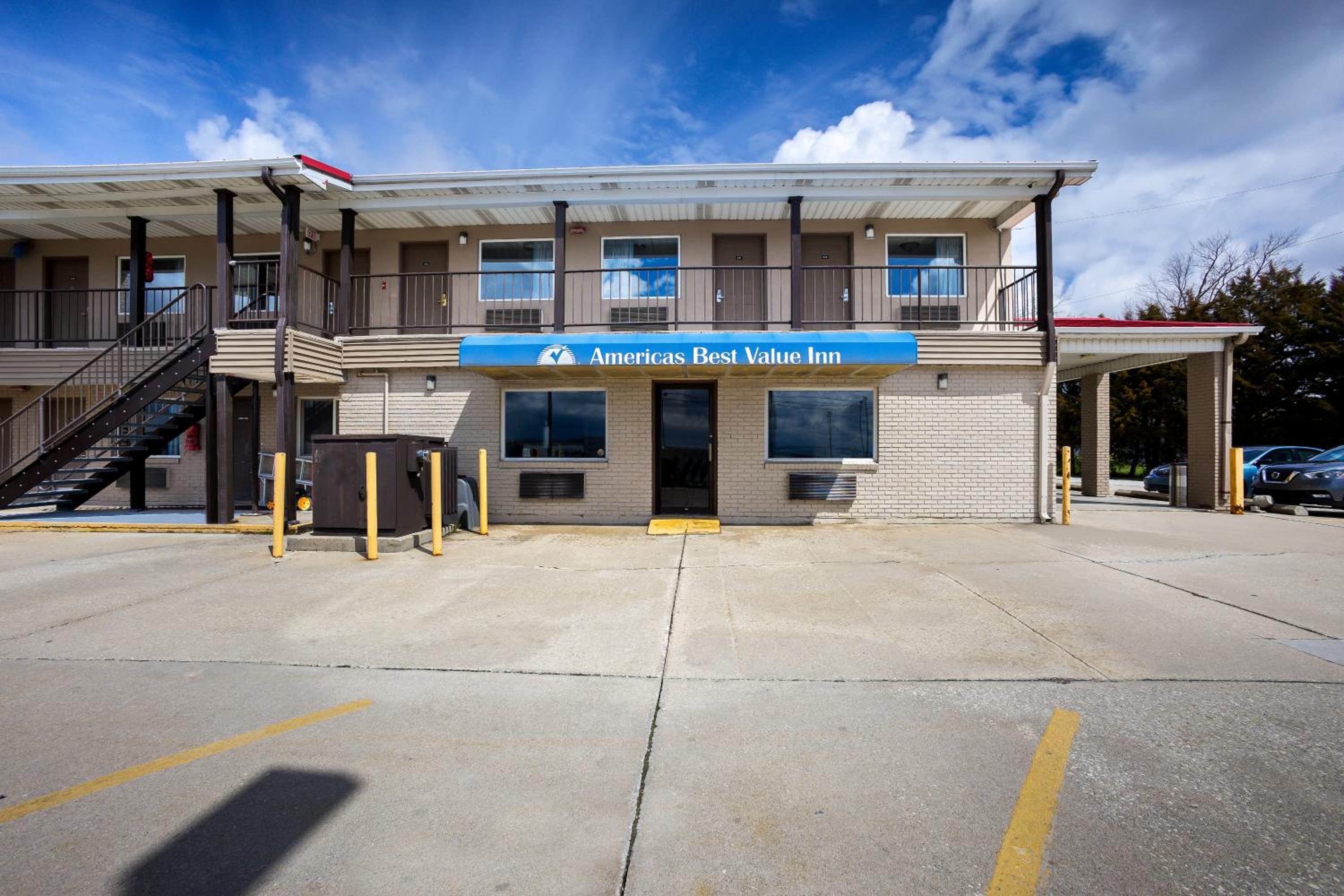 Americas Best Value Inn-Celina - Property Image 2