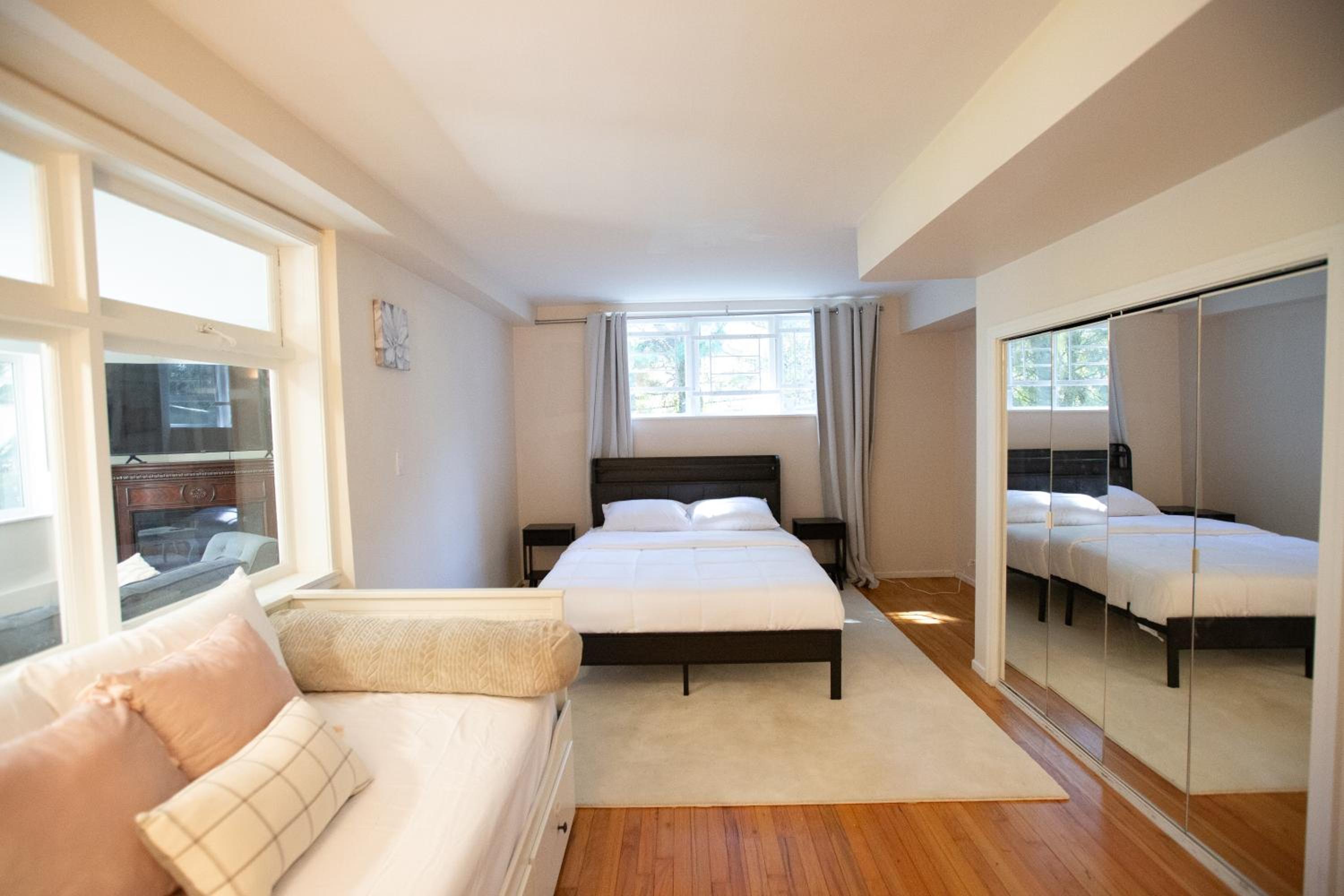 Private Garden-Level Suite