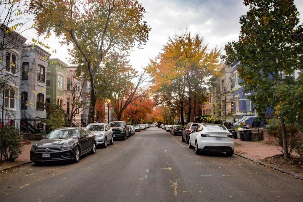 Entire rowhouse in Capitol Hill with free parking view 2
