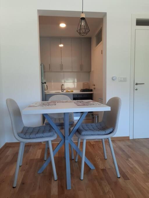 DAMEJ Apartment, Free Garage parking